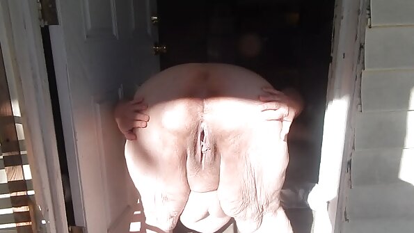 Дженні Вайлд дає своєму хлопцеві зранку лизати лізу еротика бесплатно